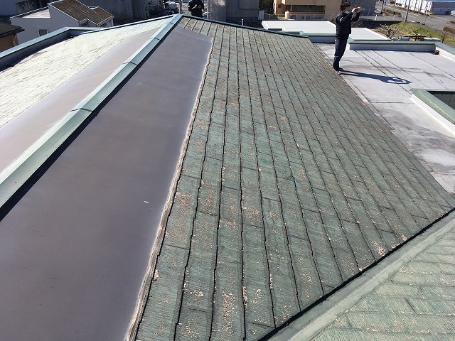 カバー工事予定のアパート屋根